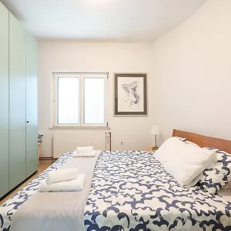 Holiday home Laurel House,