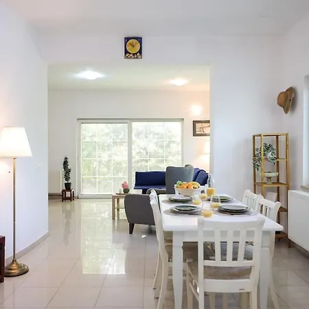 Laurel House, * Zadar