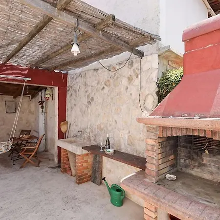 Holiday home Laurel House,