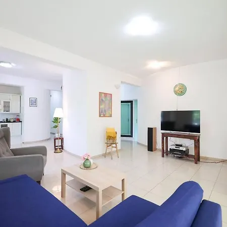 Laurel House, * Zadar